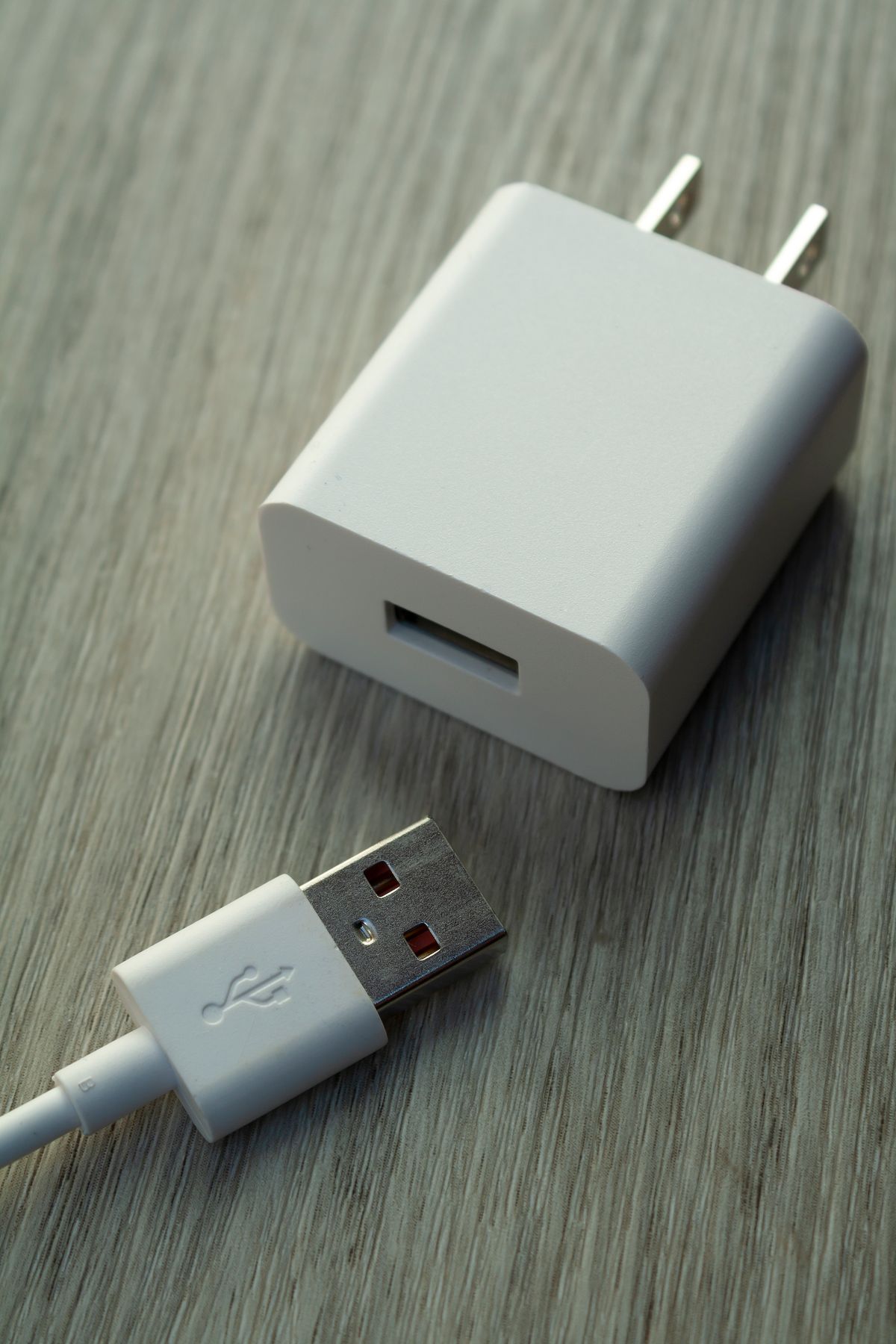 18 W Fast Charger with USB Cable